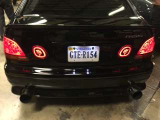 Dem taillights.